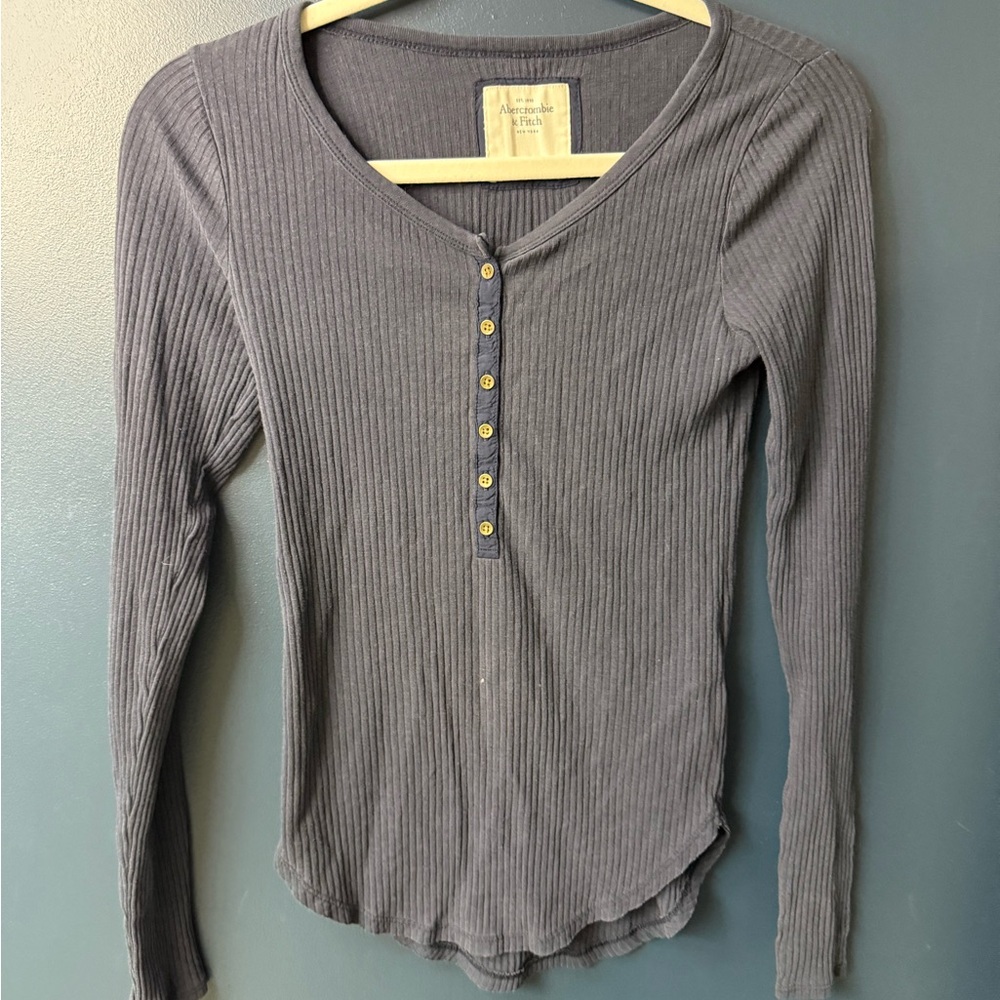 Vintage Abercrombie & Fitch Charcoal Buttoned Henley!!!!